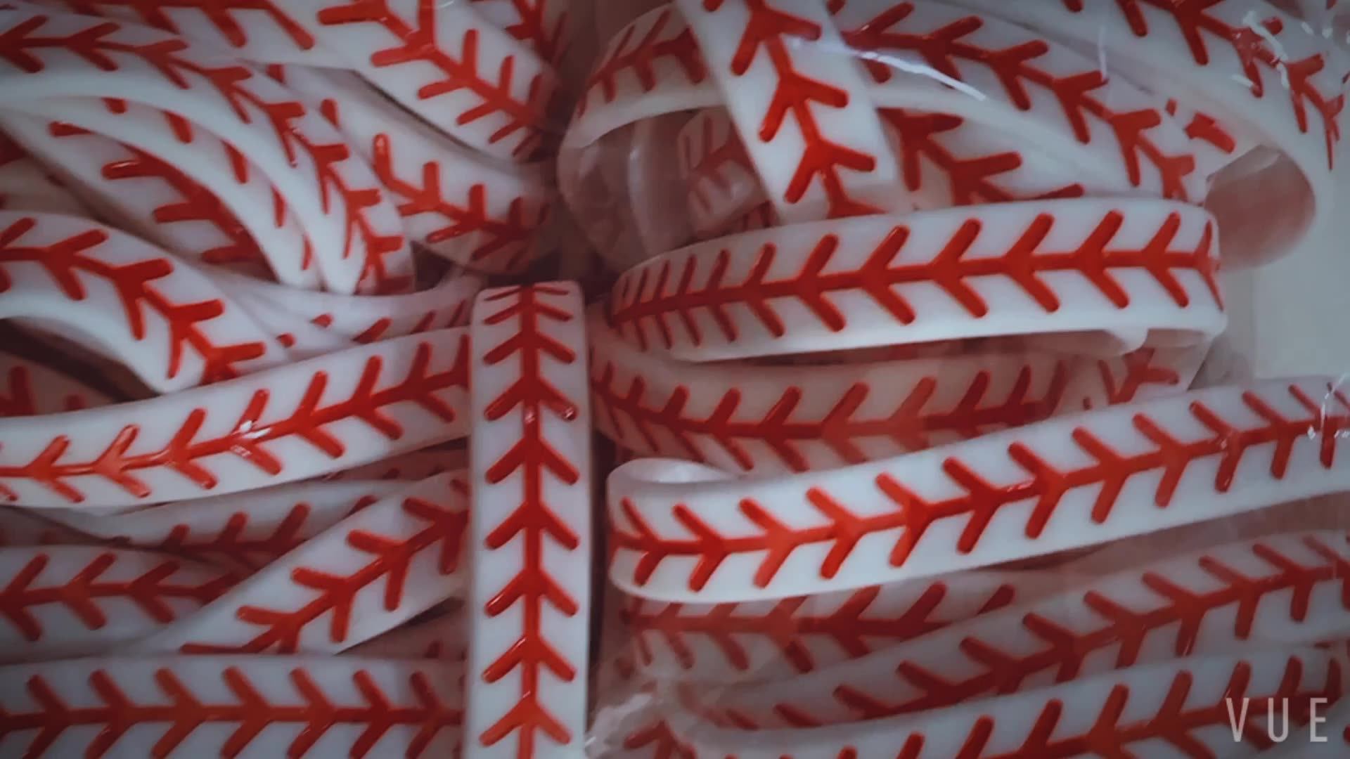 Custom High Quality Baseball Design Wrist Band Silicone Wristband