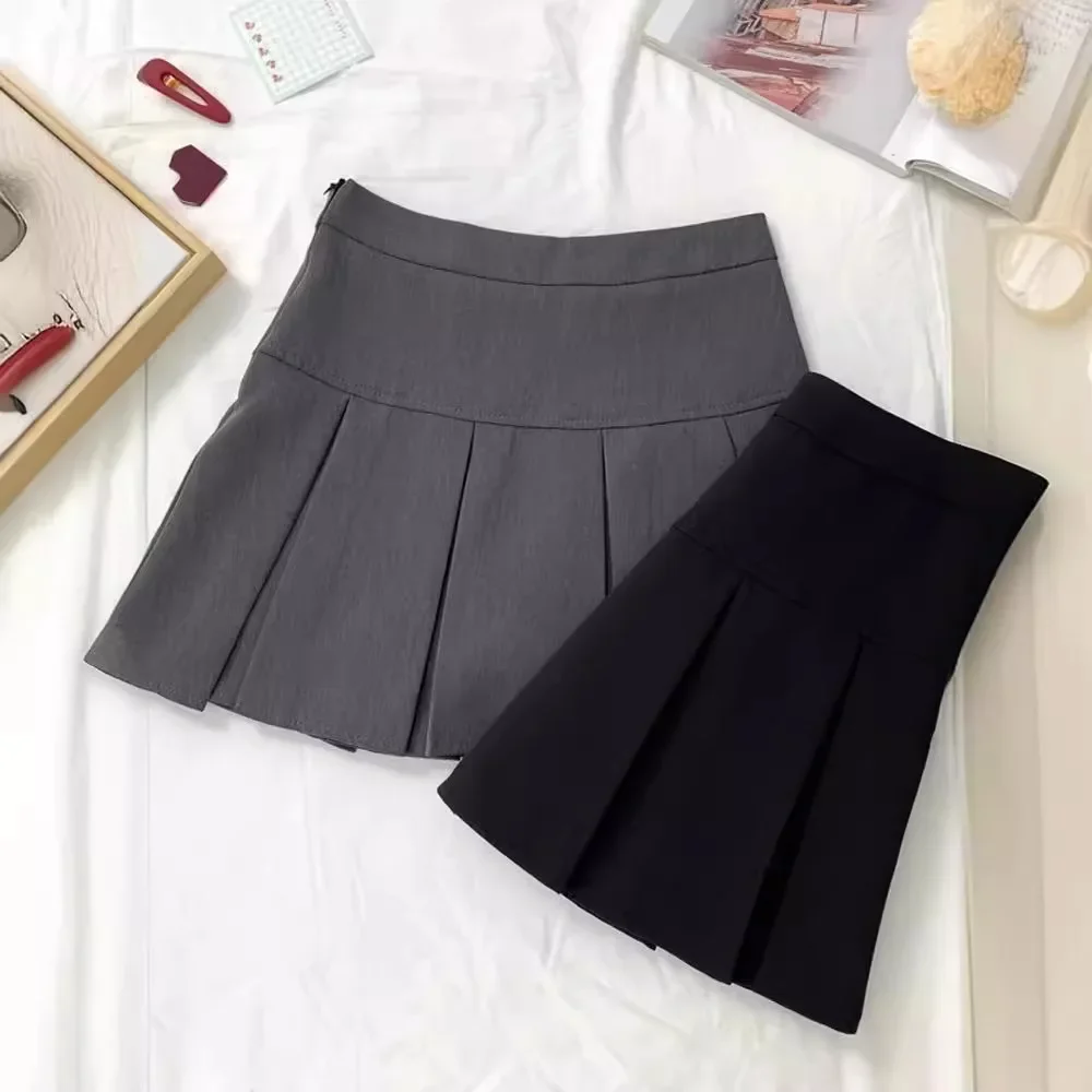 High-waisted mini skirt with modesty design, slimming and versatile A-line skirt, new style for spring and autumn women, gray pleated skirt
