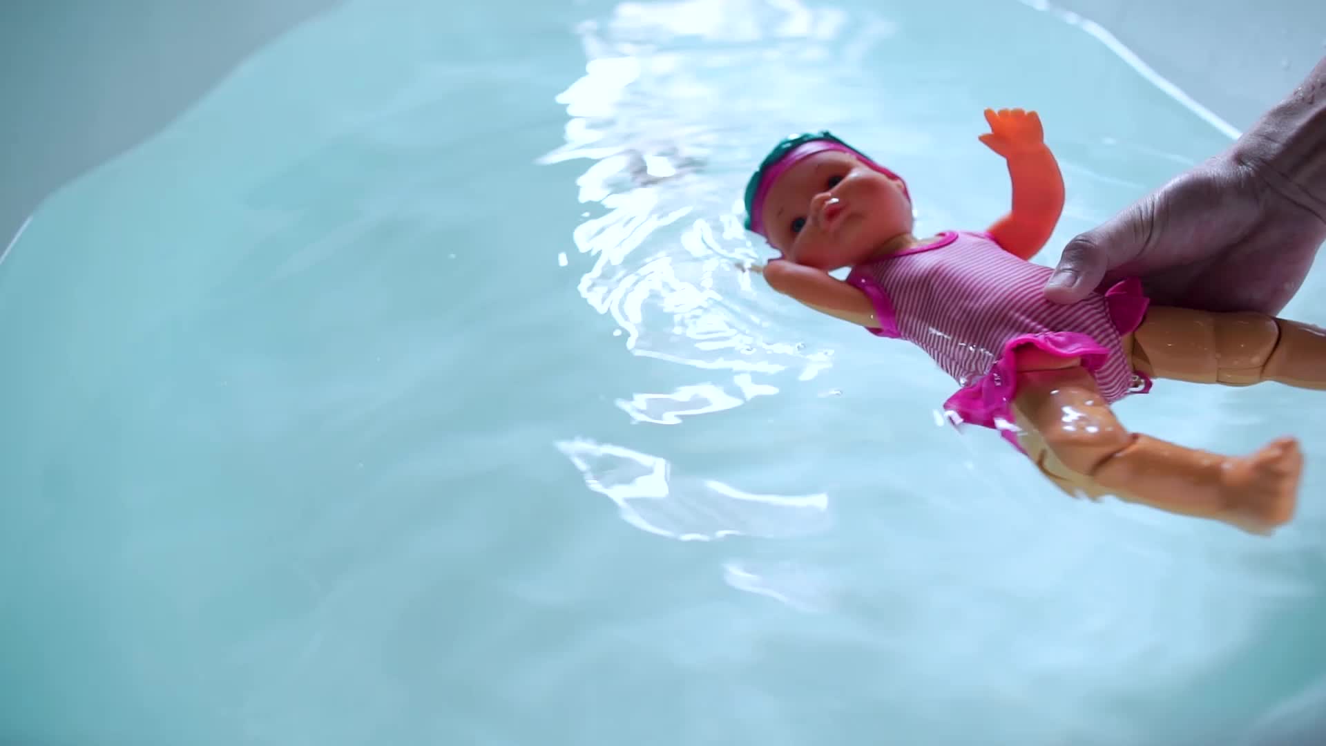 2020 Wholesale Doll Toys 13 Inch Waterproof Swimming Doll Toy Electric