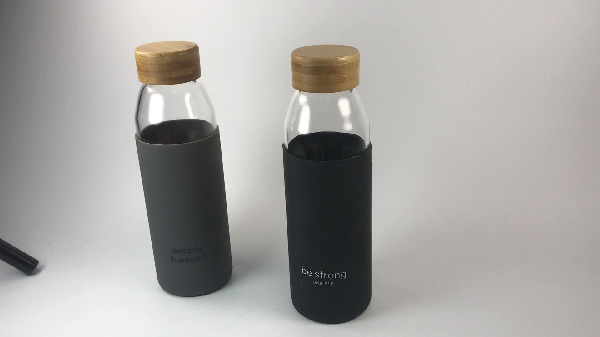 Oem Odm Amazon Hot Selling Borosilicate Glass Water Bottle With Silicone Sleeve 500ml Buy