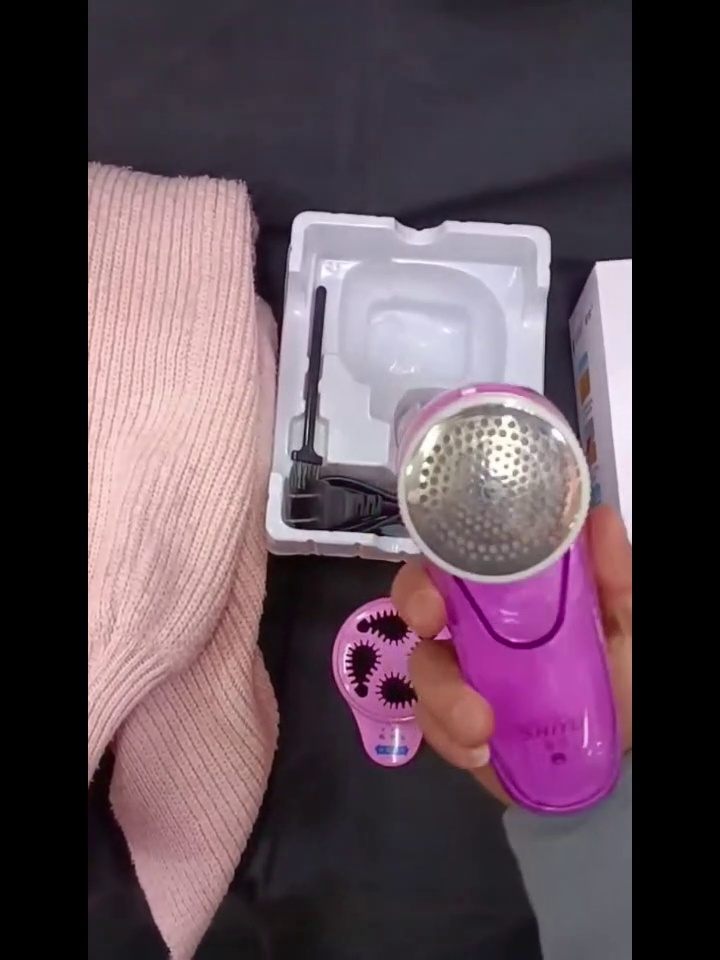 日威RSC202电动毛球修剪器真香测评。秋冬衣物救星来了