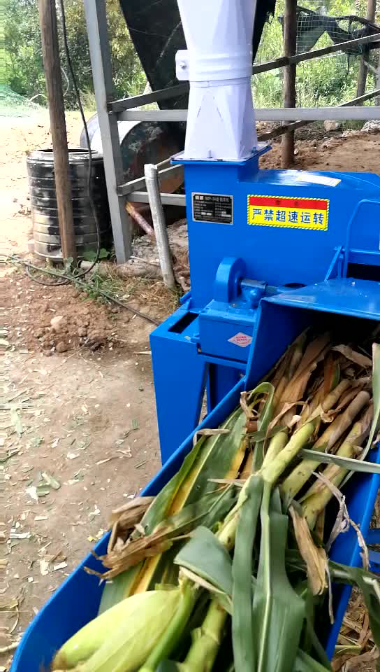 Зернодробилка кубанец-400м. Измельчитель стеблей кукурузы. Измельчитель початков кукурузы. Дробилка для кукурузы. Измельчитель кукурузных.