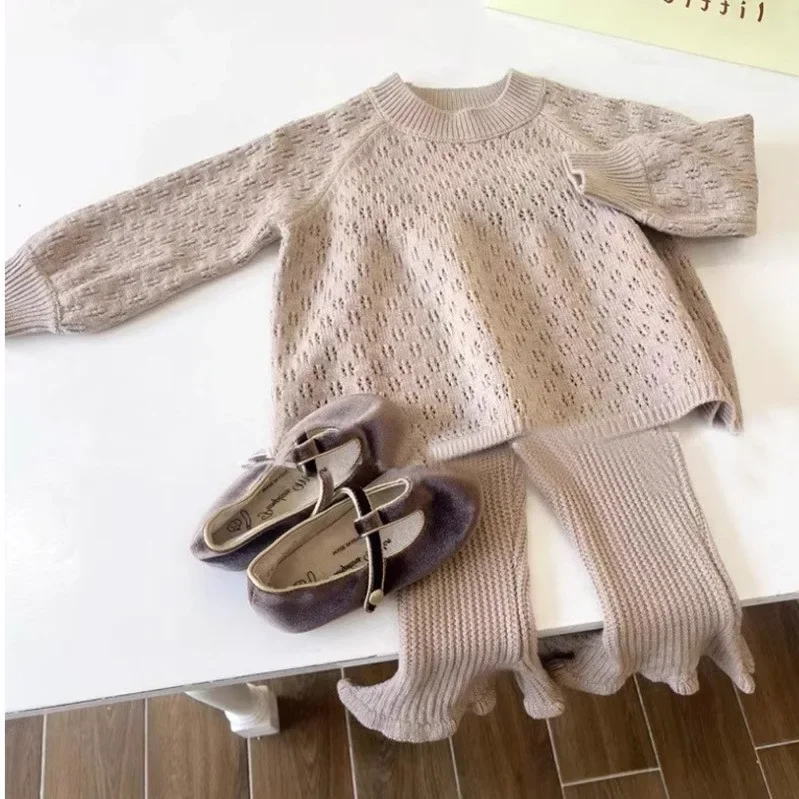 Korean version of children's clothing autumn and winter foreign style new girls retro temperament fashion knitted sweater wool pants suit fashion