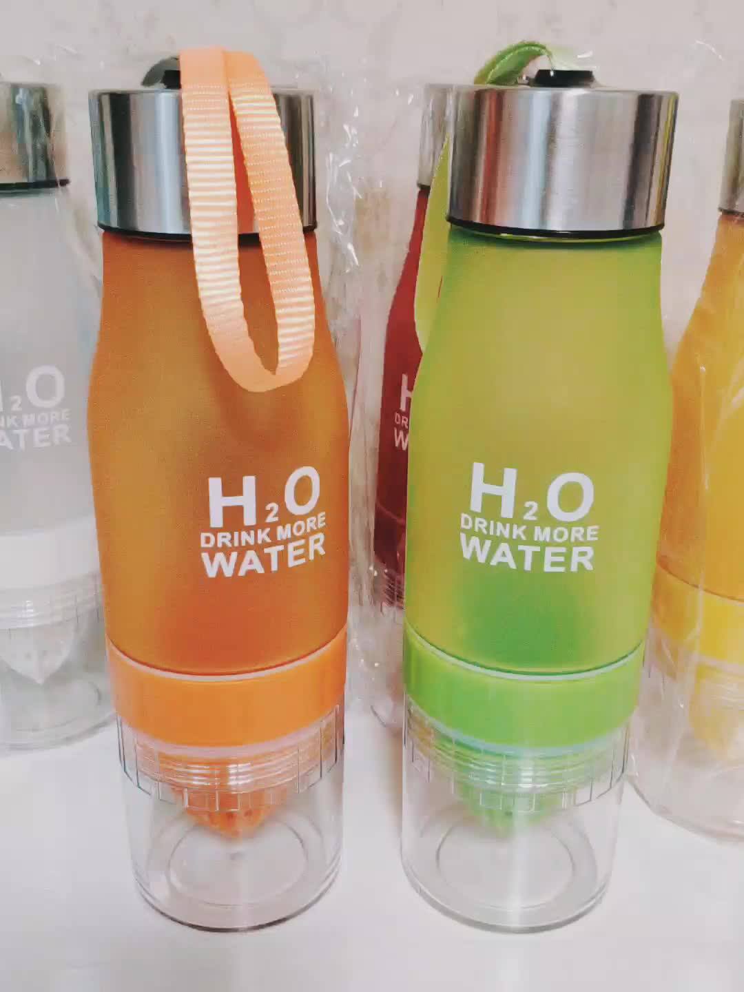 customized-water-bottle-fruit-infuser-plastic-h2o-lemon-water-bottle