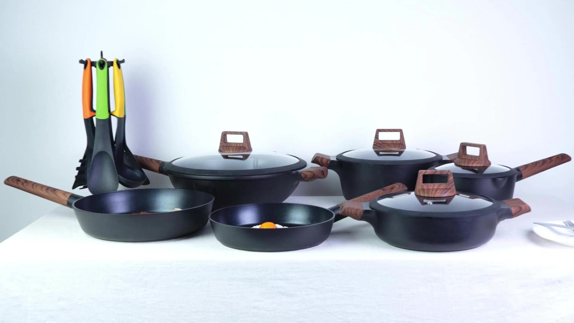 Die Casting Induction Pots And Pan Set Round Bakelite Handle With