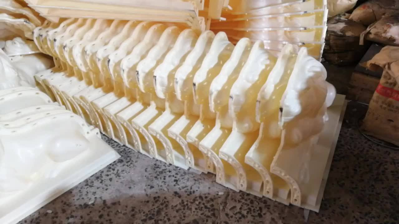 Precast Garden Decoration Cement Concrete Statues Plastic Animal Lion