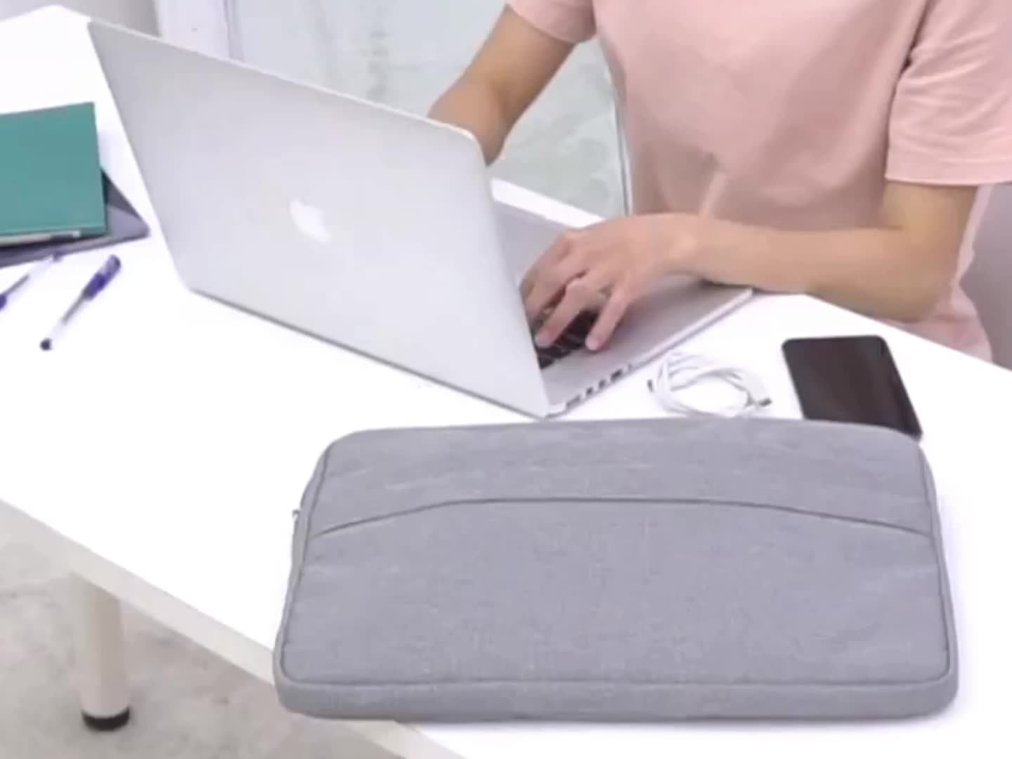 TECHNOLOGY I AM PLASTIC パソコンポーチ 15.6 Inch Waterproof Business Computer Bag - Protect & Style