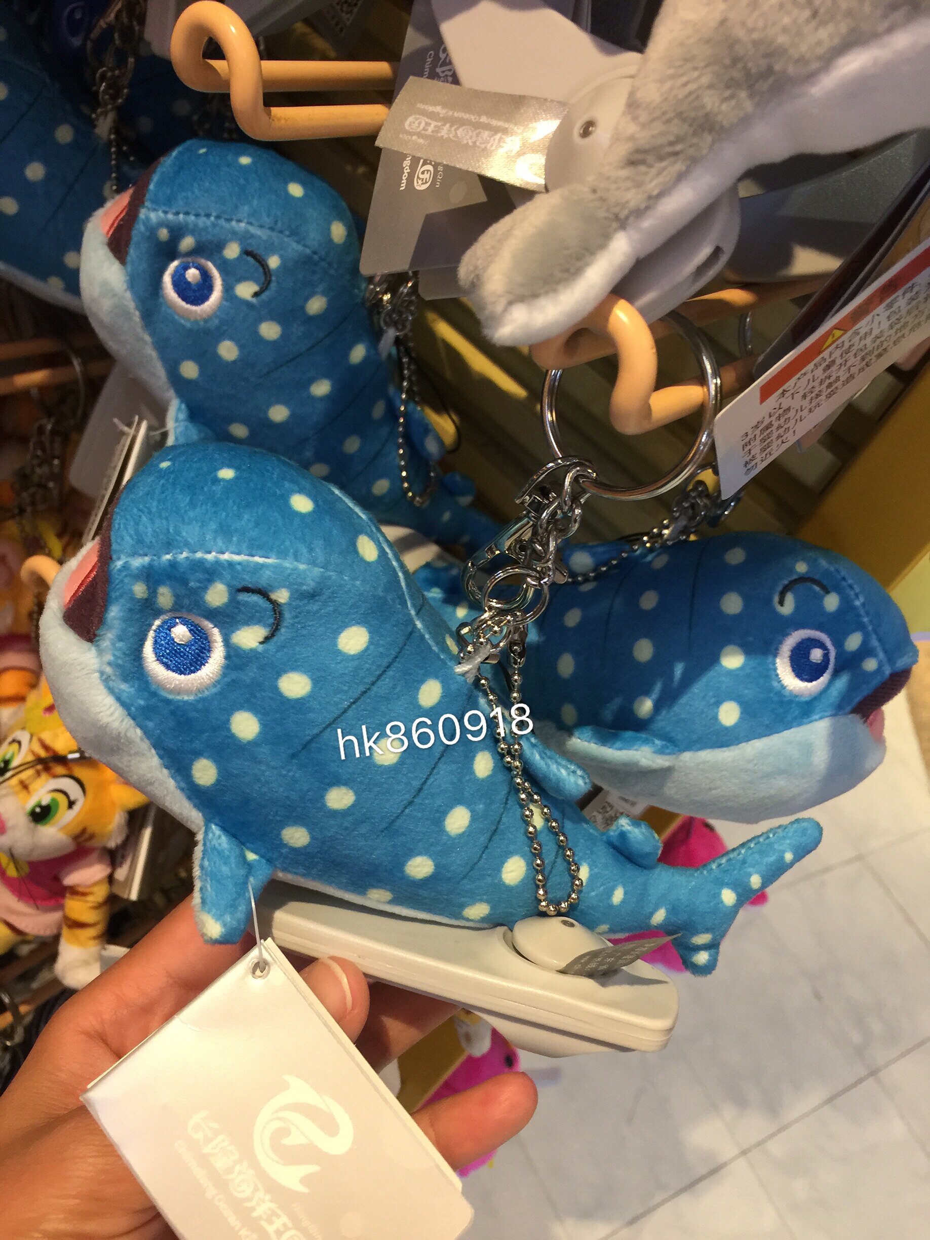 Zhuhai Changlong Souvenir Paparazzi Q Version Whale Shark Paparazzi Teaspoon Button Pendant Accessories 10CM Plush Toys