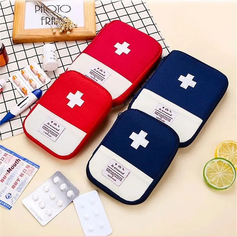 Fashionable handheld small herbal medicine set for traveling