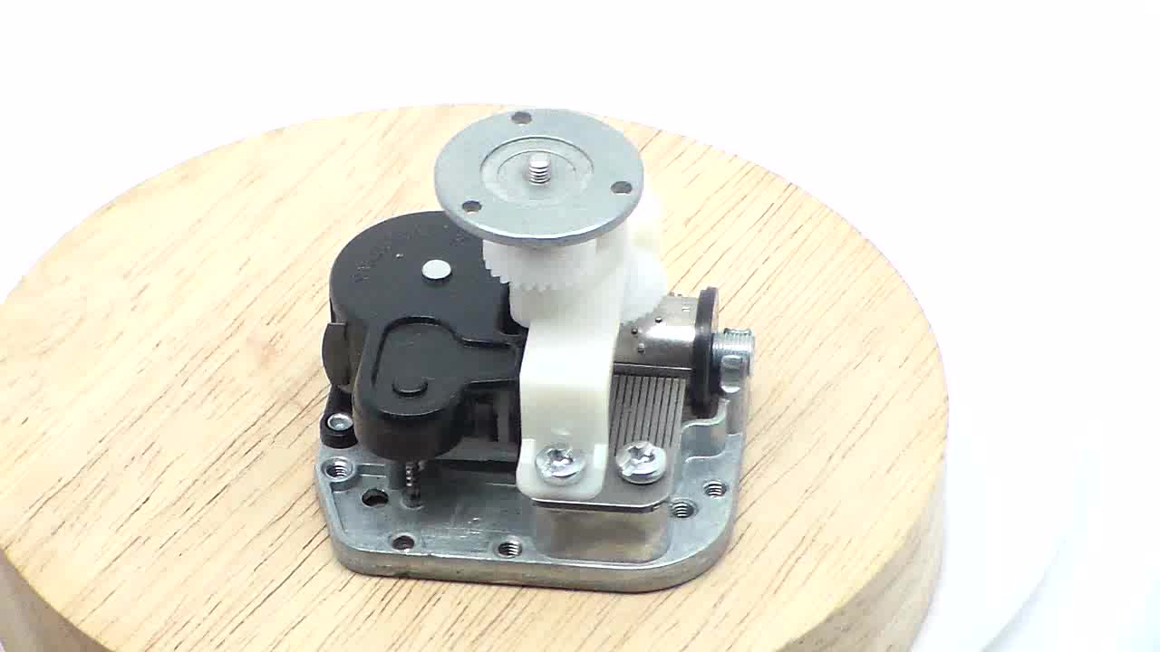 18 Note Wind Up Music Box With Rotating Plate Buy Wind Up Music Box