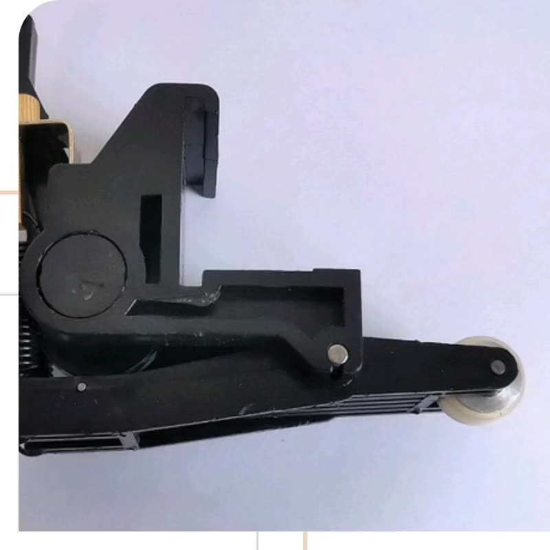 恒星精工威刻压纸杆真香？刻字机登录者别再被卡纸折磨了。