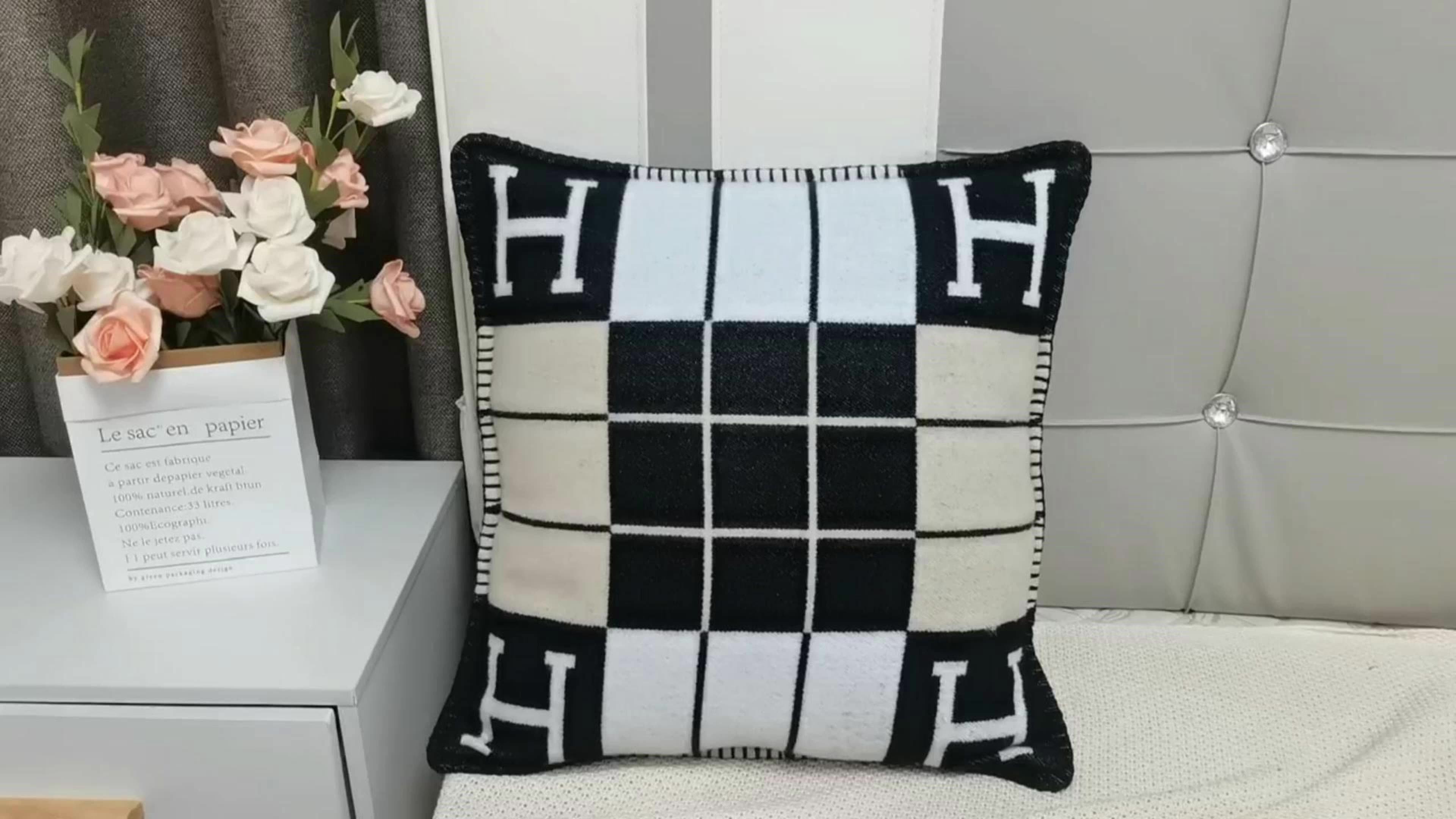 Wholesale H Letter Cashmere Throw Pillow Cover Modern Cashmere Wool Sofa Cushion Cover For Home
