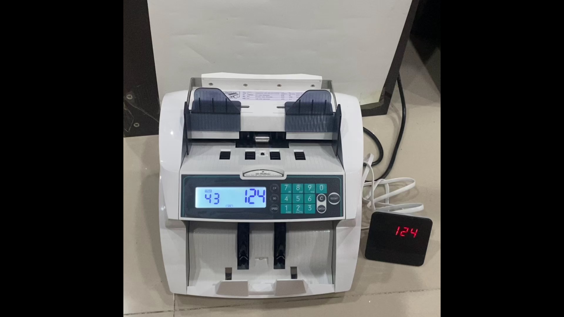 震惊。多国货币秒识别点钞机、日元，新元，林吉特，谢克尔，越南盾全部实现！