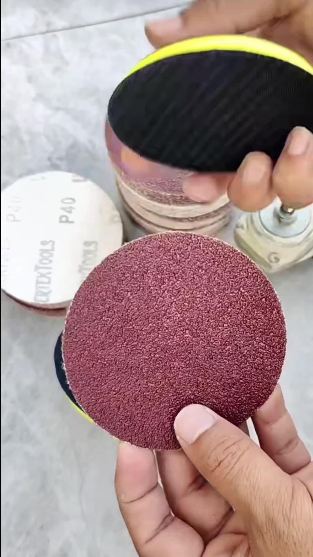 Lot De 60 Disques Abrasifs à 6 Trous Auto-agrippants Triangulaires 60