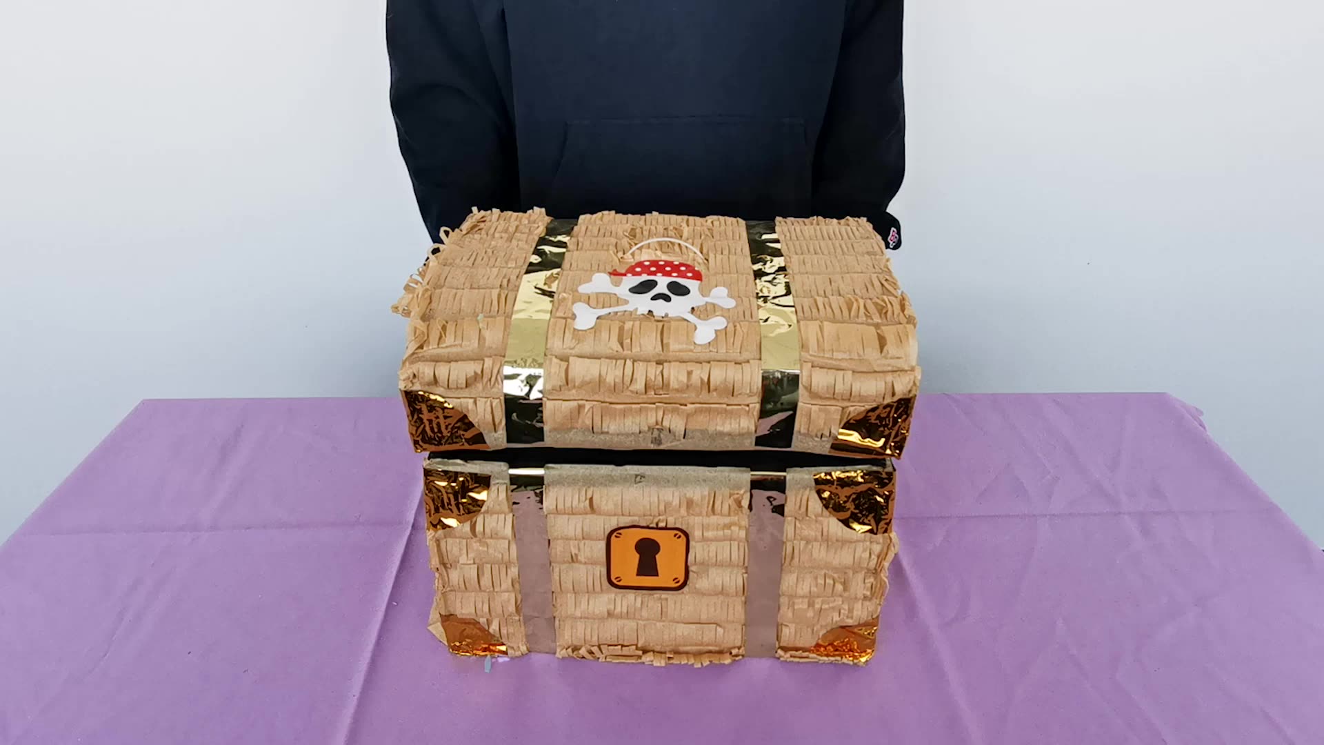 627079 13in 3d Large Treasure Chest Box Pinata Kids Birthday Party