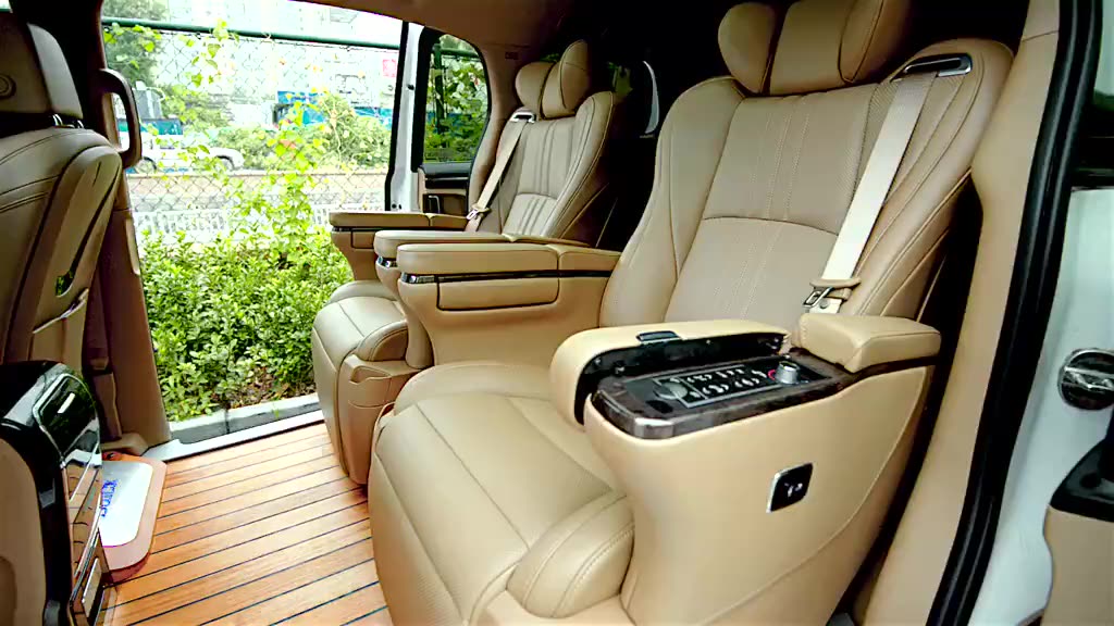 Alphard Chair Luxurious: Mewah dan Nyaman di Setiap Perjalanan