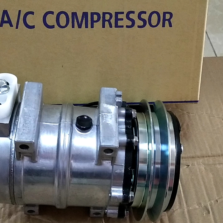 コンプレッサー エアコンコンプレッサー4431081掘削機用ZX110ZX120 ZX130 ZX135