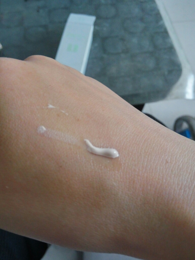 珀莱雅靓白芯肌晶采BB霜怎么样是哪个国家的牌子，热门产品亲自试验,第5张