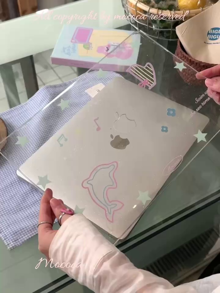 此壳子也太仙了吧？92块让我的Macbook变成海底童话。