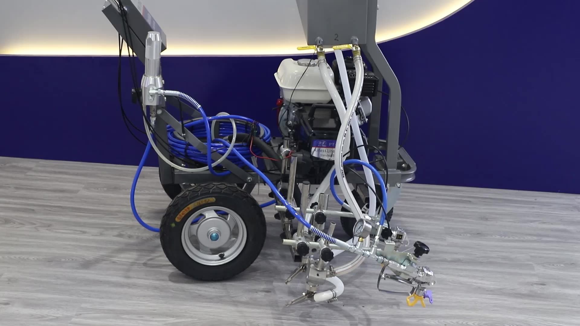 Airless Line Striper Two Guns 17h455 Large Parking Lot Automatically