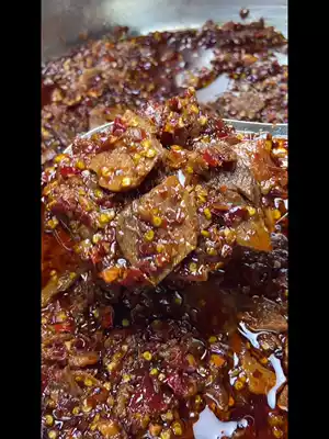 Bamboo fragrance fluttering spicy large beef sauce beef spicy chili sauce mixed rice noodle sauce fresh beef made super fragrant