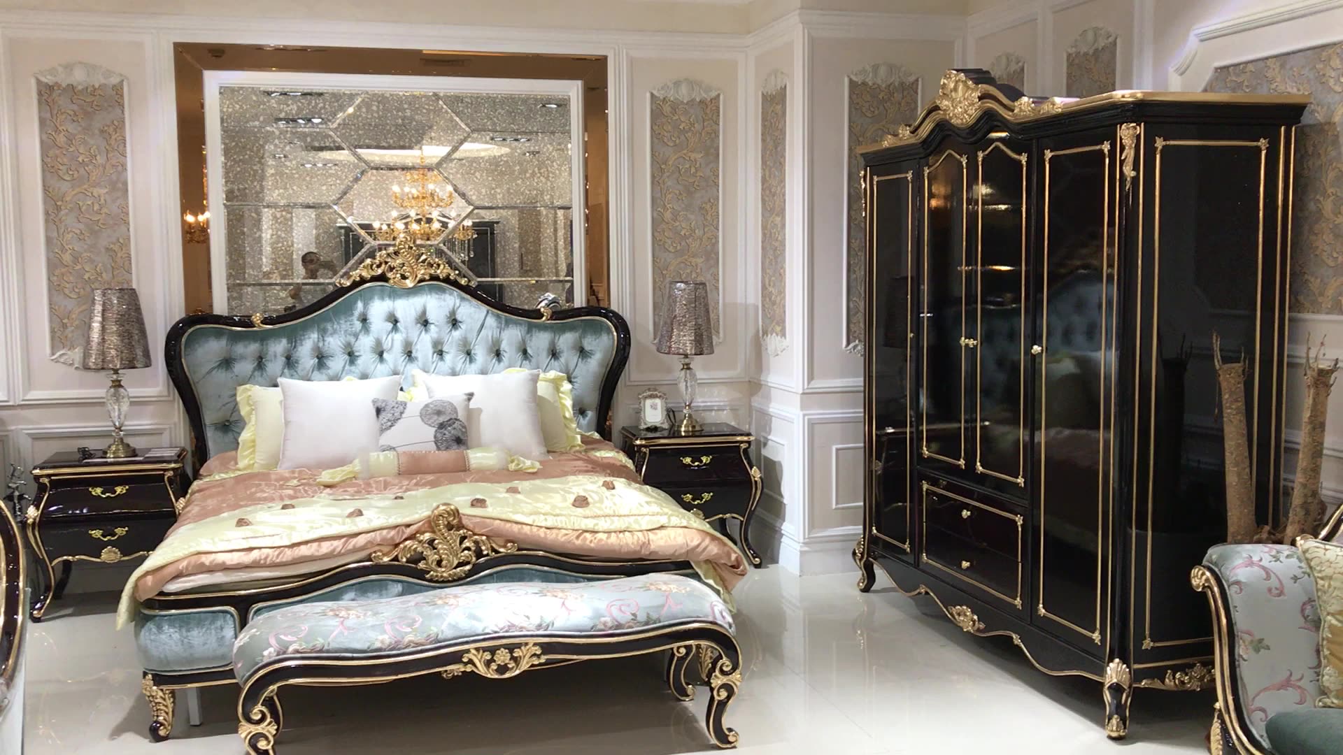 Italian Royal Style Wooden Carved Double Bedroom Set Furniture