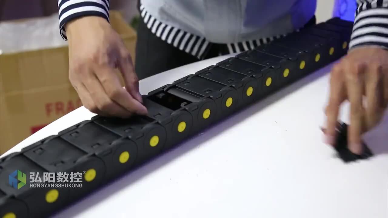 Cadena De Arrastre De 1 Metro (5x5 Mm) Para CNC – Plástico De Nylon, Fácil Montaje