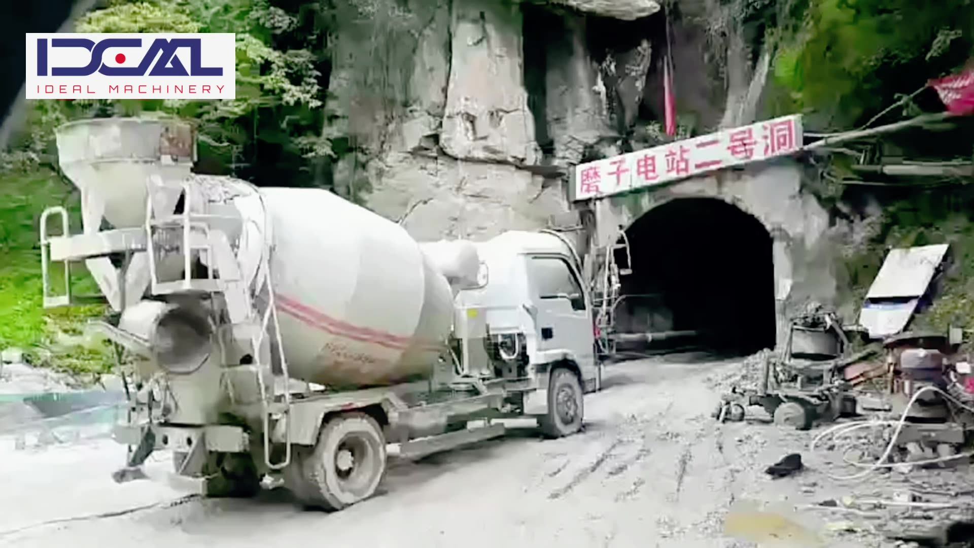 Self Loading Mobile Concrete Cement Mixer Drum Truck With High Quality
