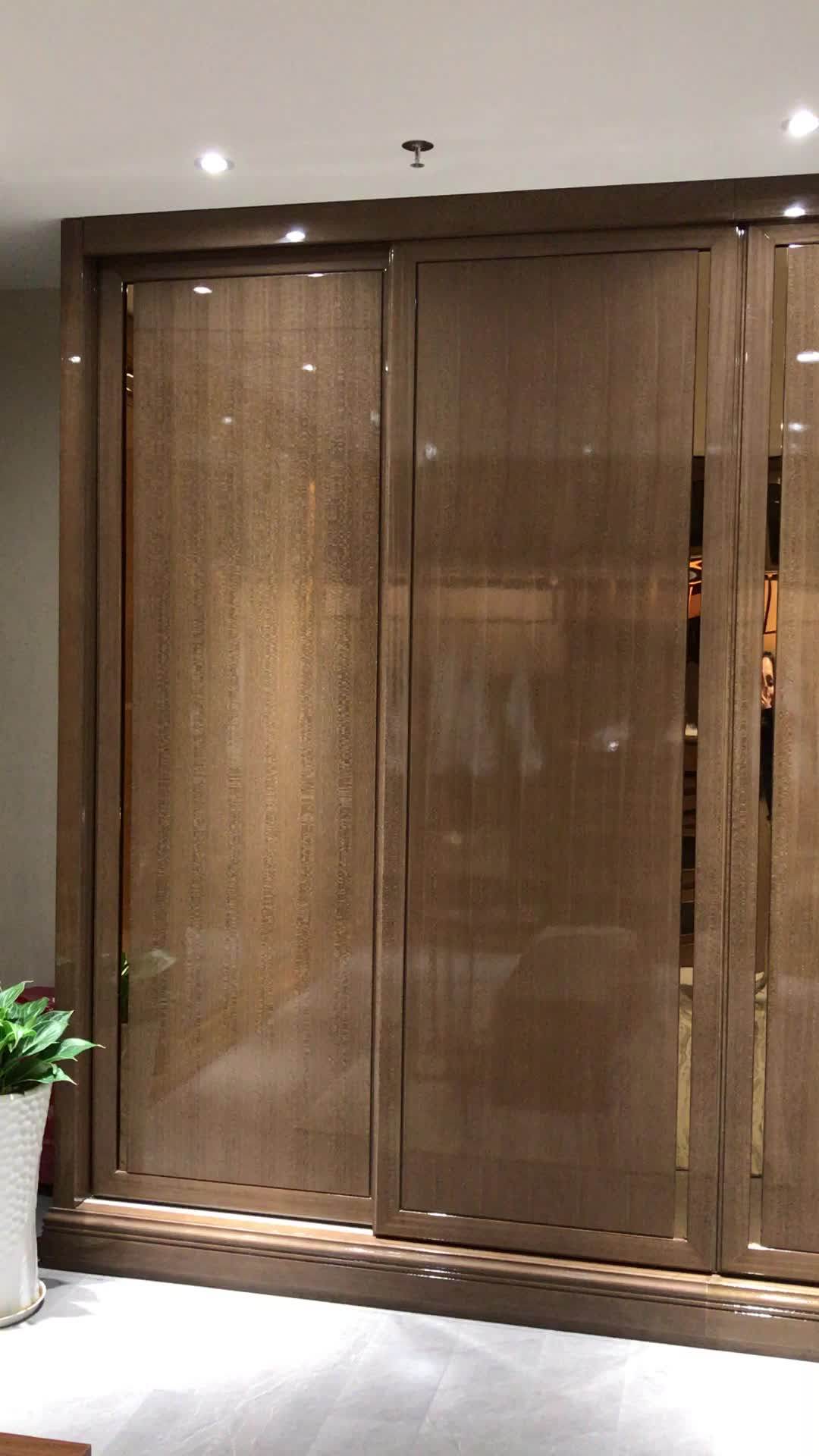 Ultraresistant High Gloss Finish Veneer Wooden Wardrobe Clothes Closet