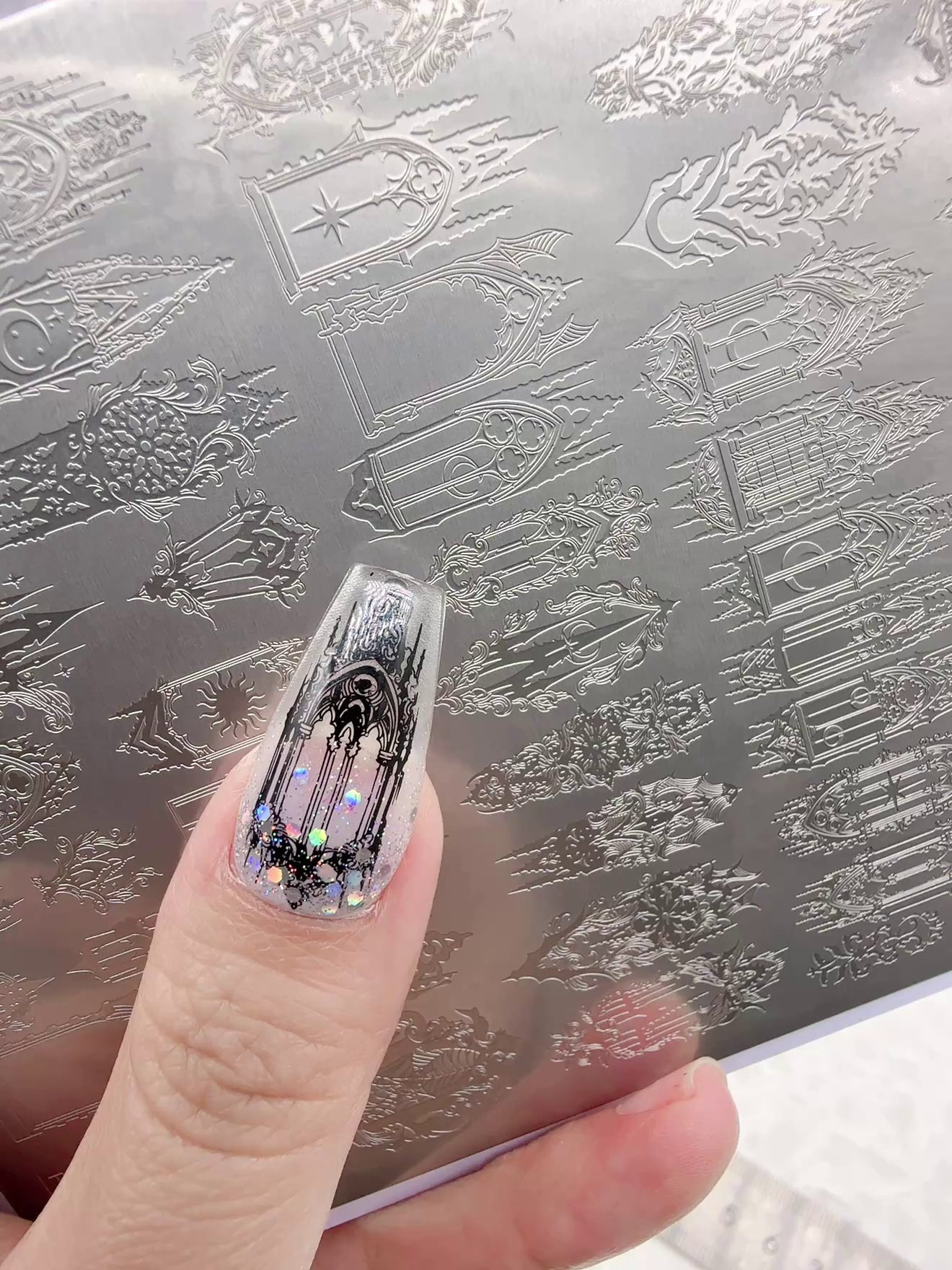 光影的艺术：教堂花窗剪影模板的精准运用_美甲工具_淘宝美妆网, image size:1320x1760