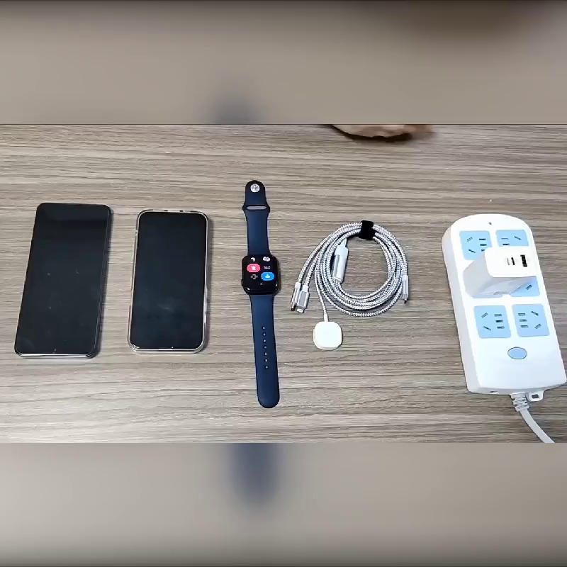 苹果三星都能够够充。磁吸手表无线充电器一拖三、告别多线烦恼的神器来了。⌚