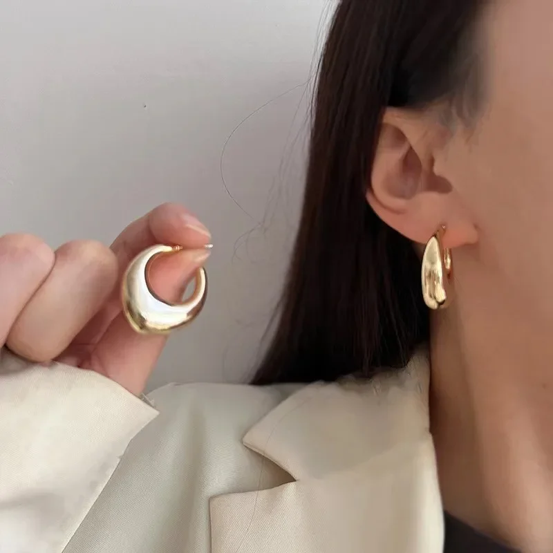 fashionable trend earrings