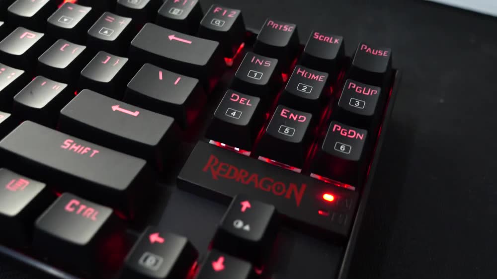 Обзор Redragon ANDROMEDA. Механическая клавиатура с подставкой для рук - MegaObz