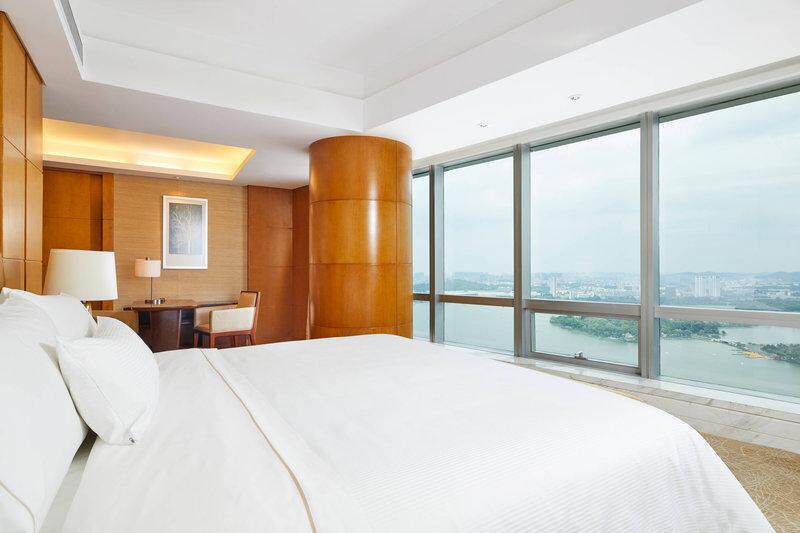 Welcome guest suite at the Jinmao Westin Grand Hotel in Nanjing