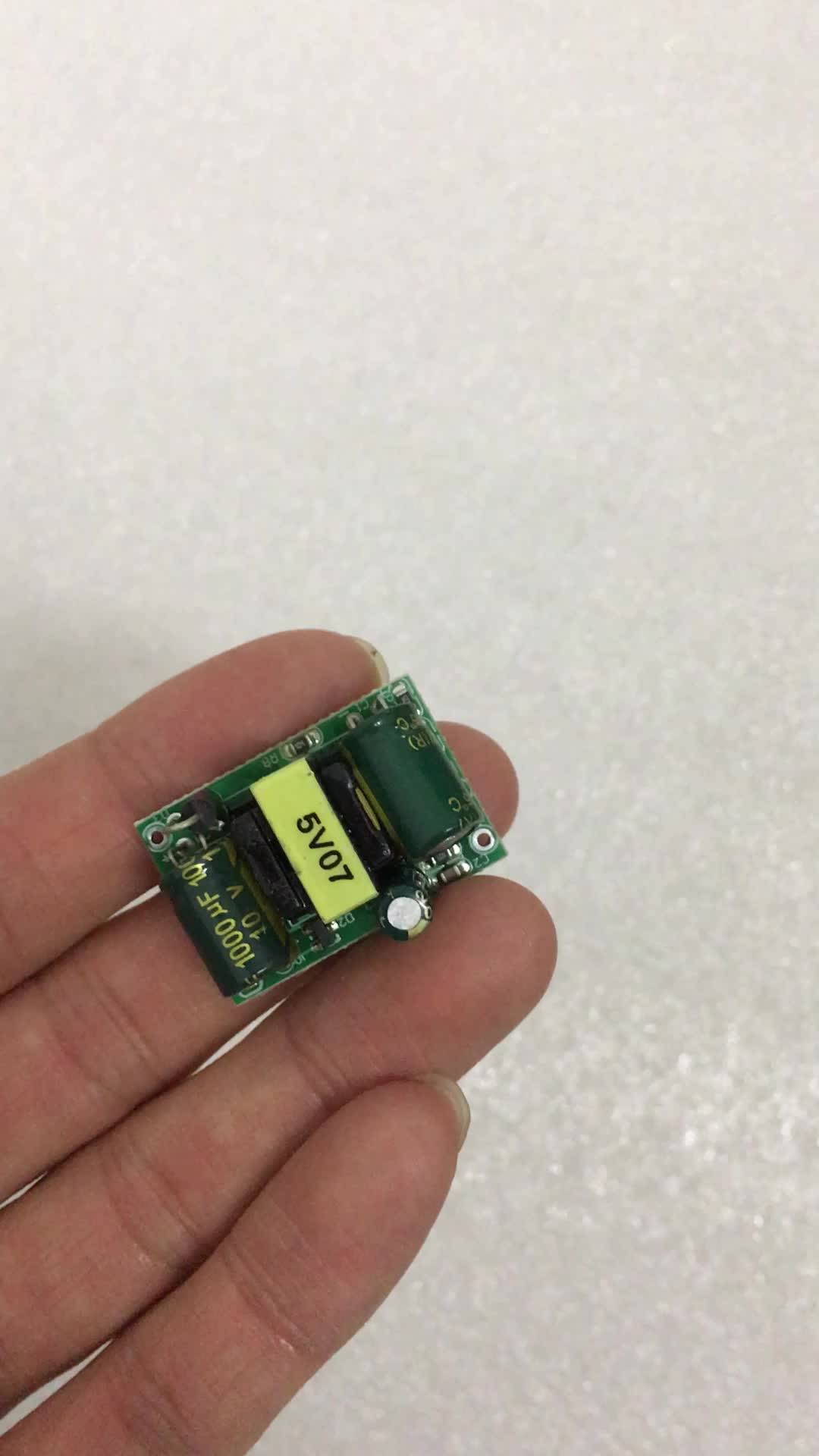 Alimentatore Doppia Uscita 12V 5V Dc 1A Ingresso 230V Ac Trasformat