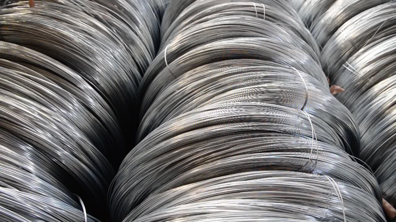 латунная проволока 1 мм. проволока фехраль х23ю5т 5мм. проволока вязальная 1,2мм (моток 2,5кг ~280п. 2мм пх18н9т. проволока для бисера 0.