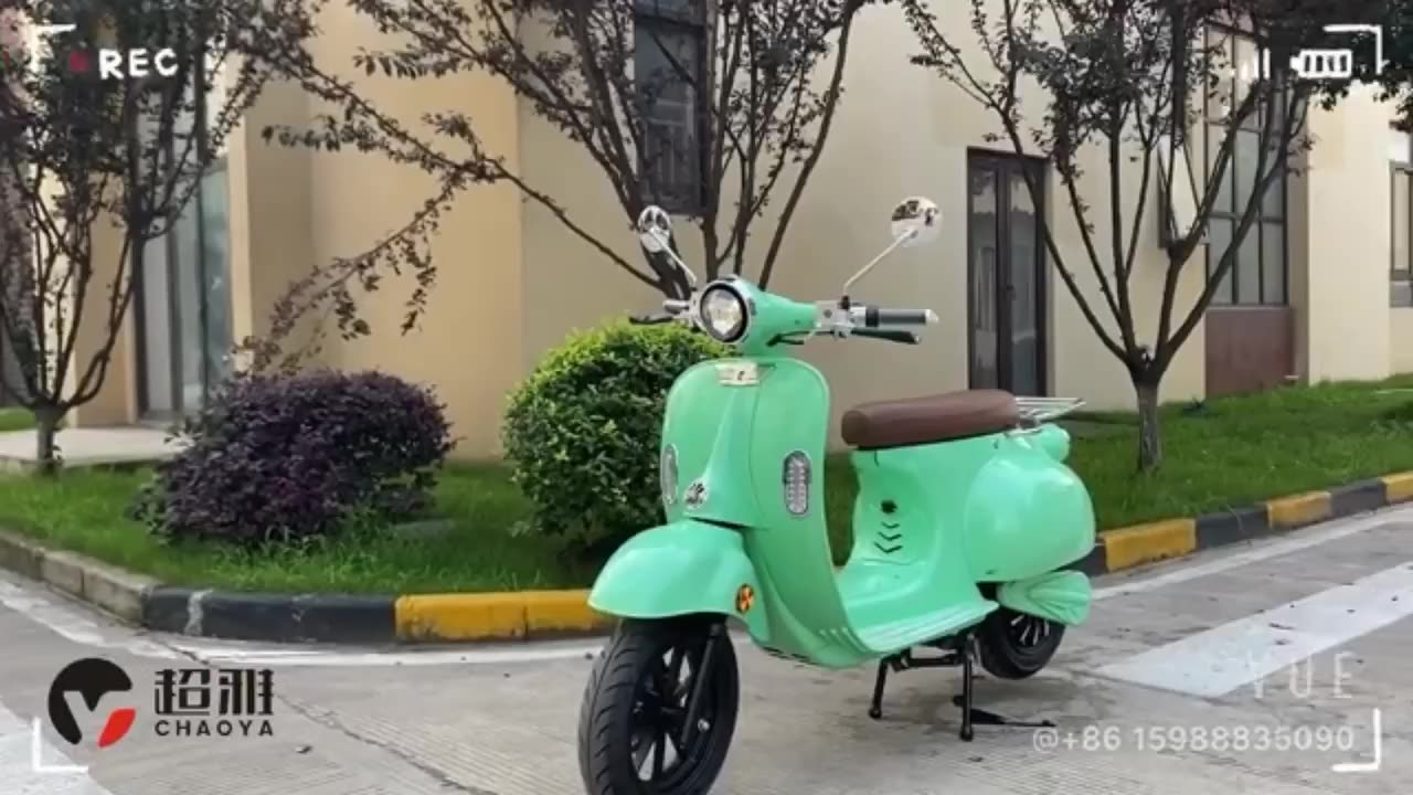 Итальянский мопед с педалями