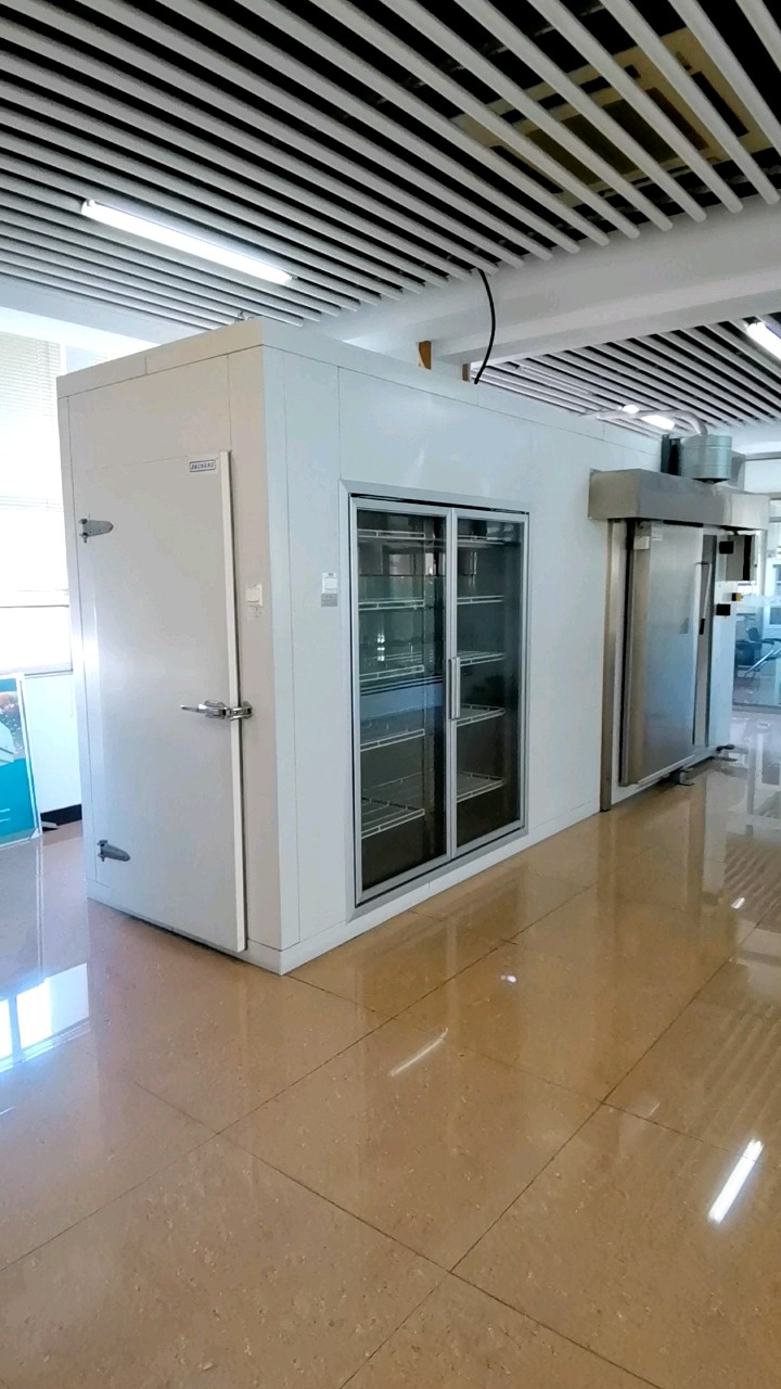 Walk In Cooler With Air Cooling 12 Sets Glass Door Hinged Door Copeland
