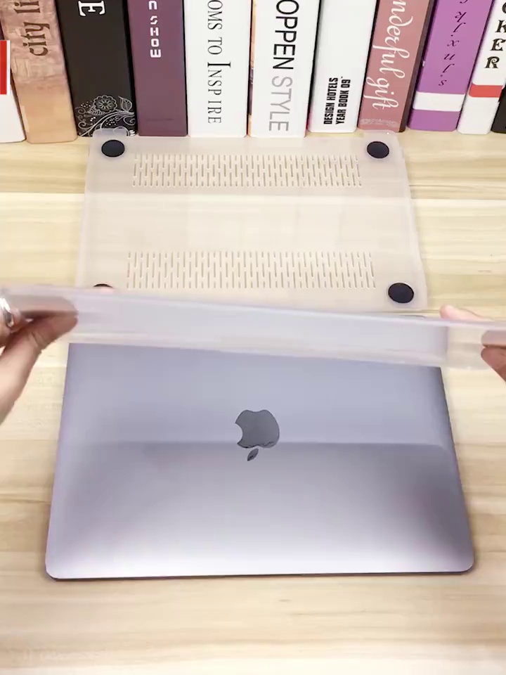 苹果笔记该神仙外壳介绍。透明水晶壳+轻薄保护+颜值爆表、MacBook登录者速冲。✨