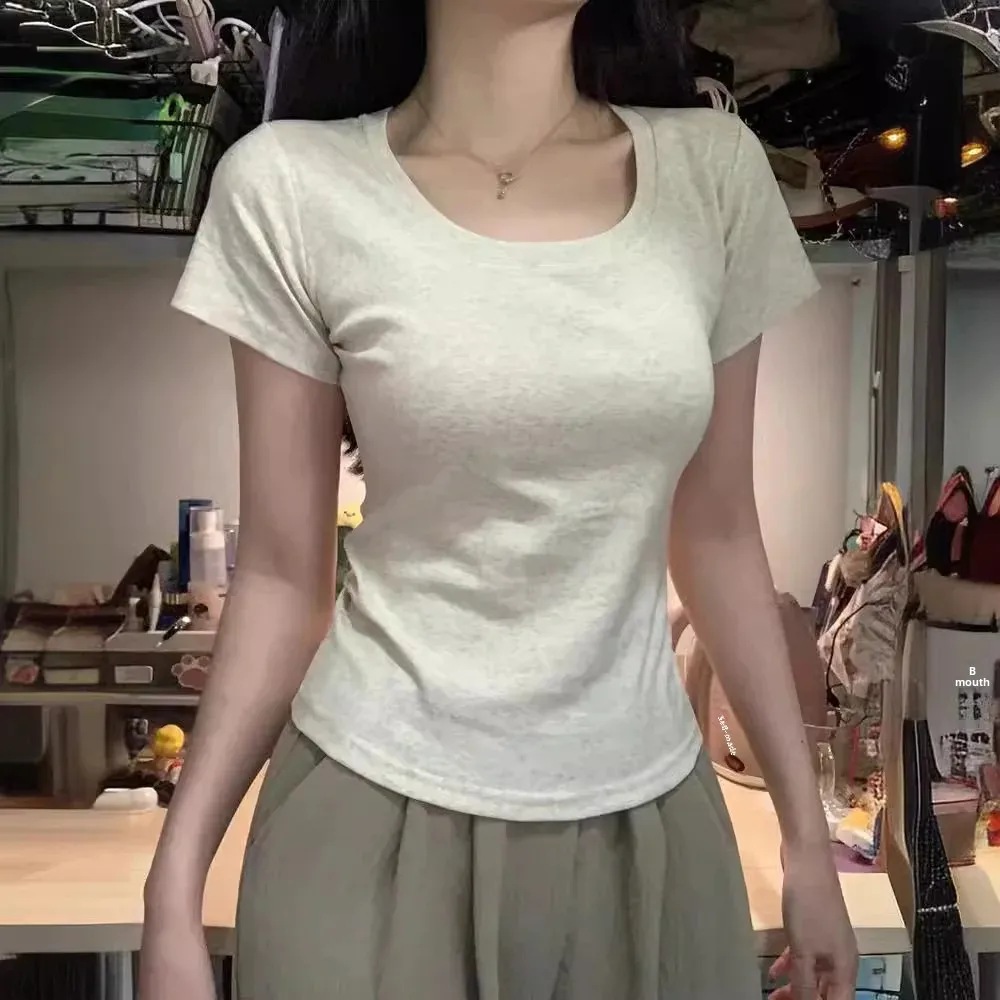 American style short-sleeved t-shirt with straight shoulders for women, summer 2025 new slimming slim fit hot girl short design sense student tops 
