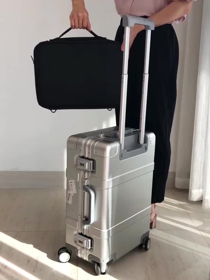 Makeup bag women's portable two-layer large capacity advanced sense professional makeup box portable lightweight high-grade embroidery tool bag