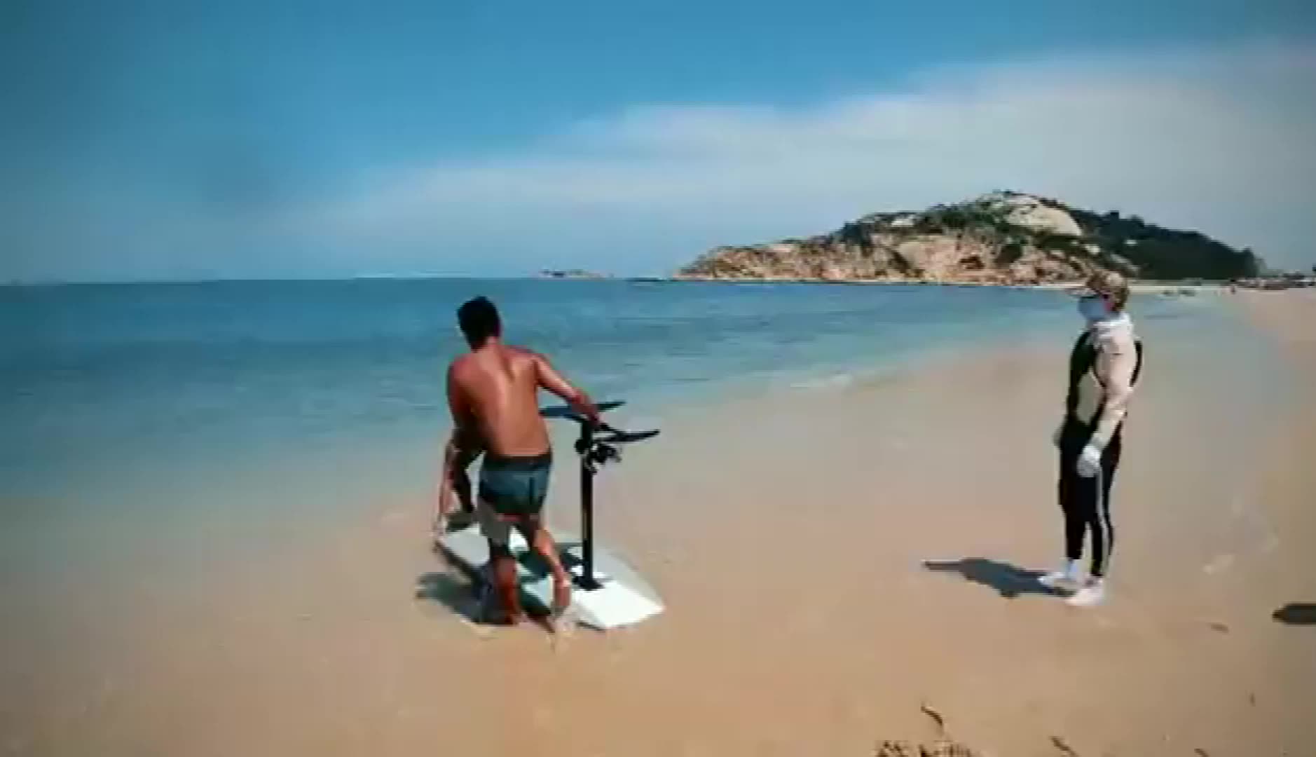 Surfboard with e Foil
