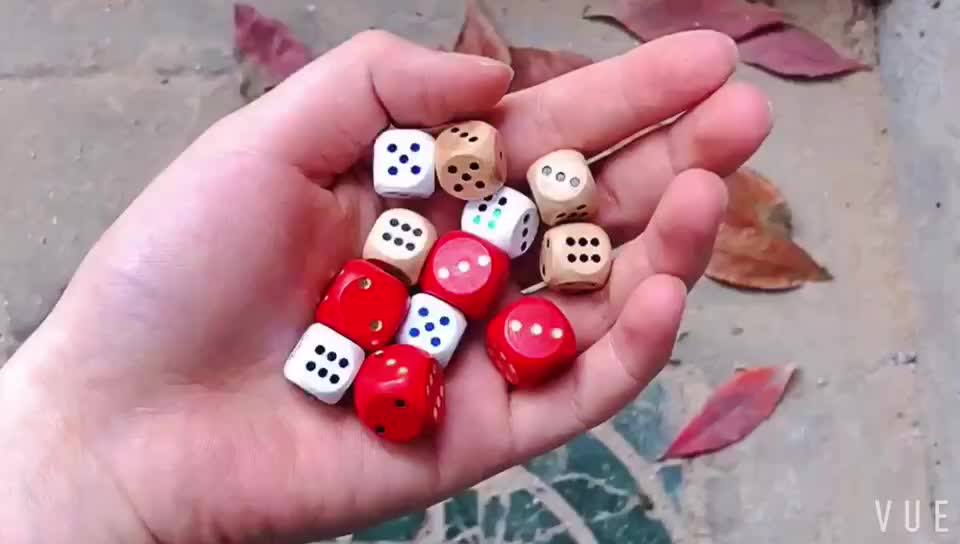Custom Printed Dice 16mm Wholesale Factory Price Outside Wooden Yard