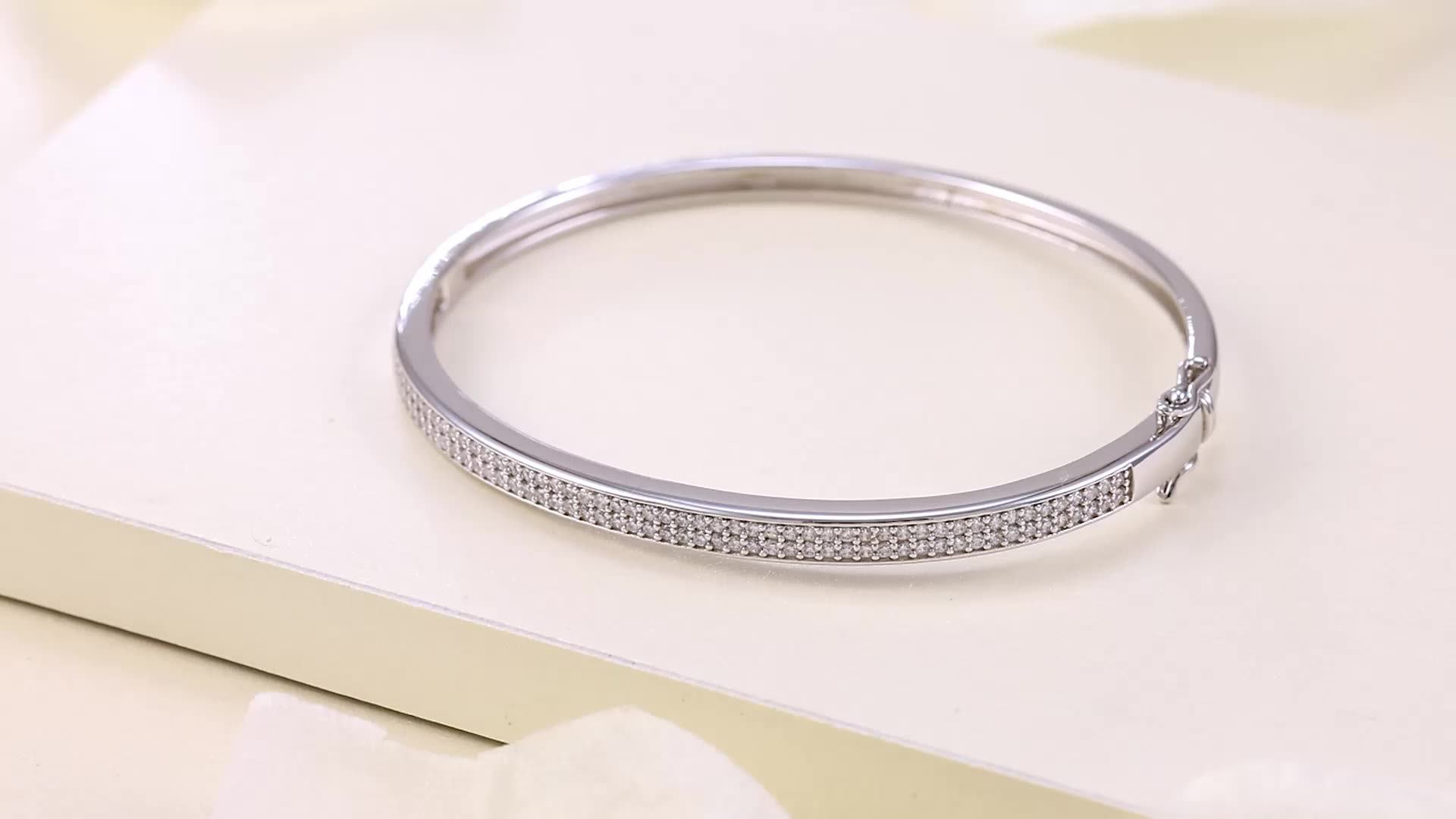 YH Jewellery - High Quality 925 Sterling Silver Bangle