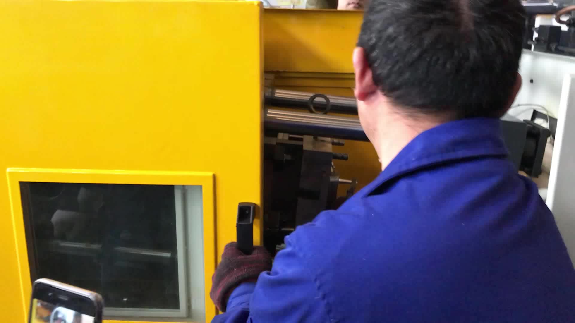 Metal Injection Molding Hot Chamber Small Pressure Die Casting Machine