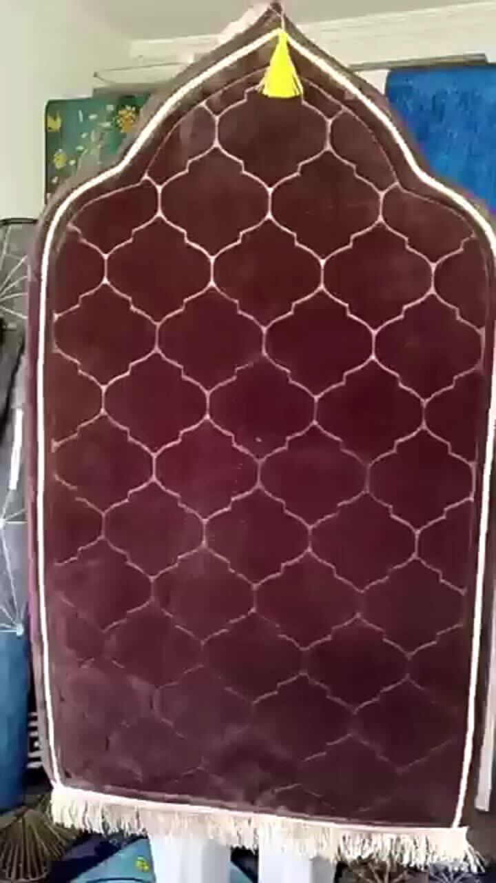 2023 New Muslim Islamic Prayer Mat Thick Foam Prayer Mat Islamic Nonslip Prayer Rug Animal