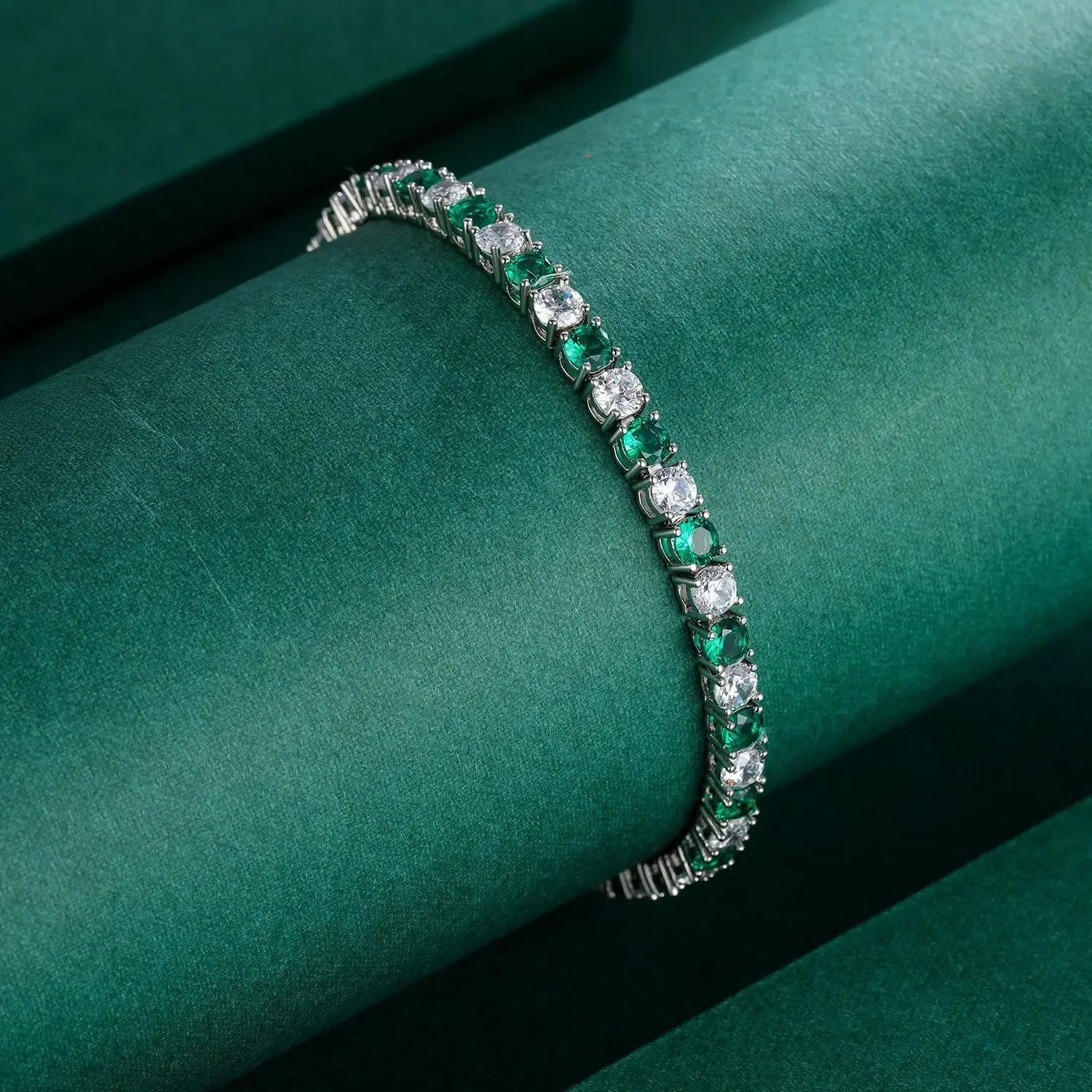 tennis copper fashionable design bracelet with zircon