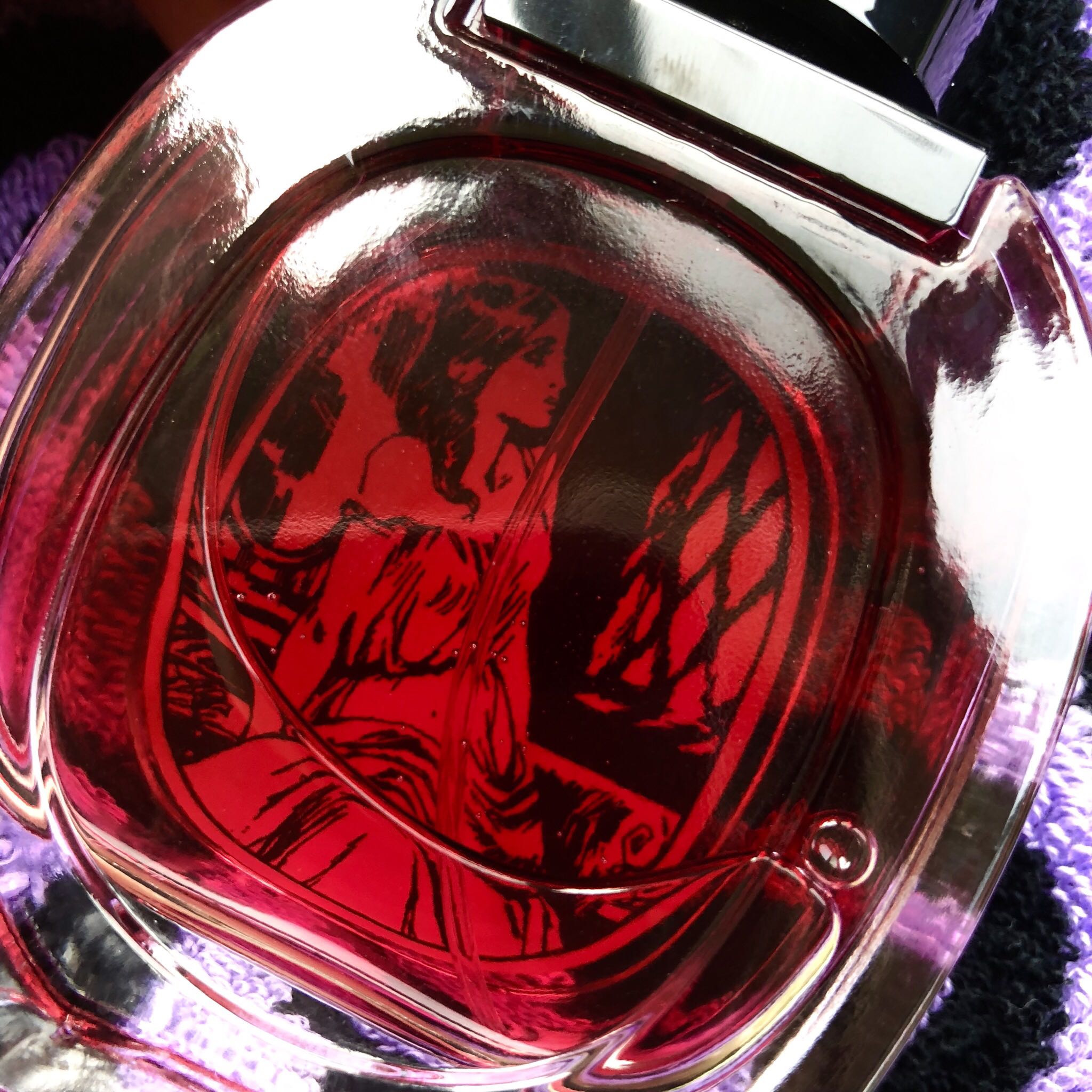 柏林少女孤女怨血色小众香水怎么样有用吗，母女俩使用一个月效果对比,第7张