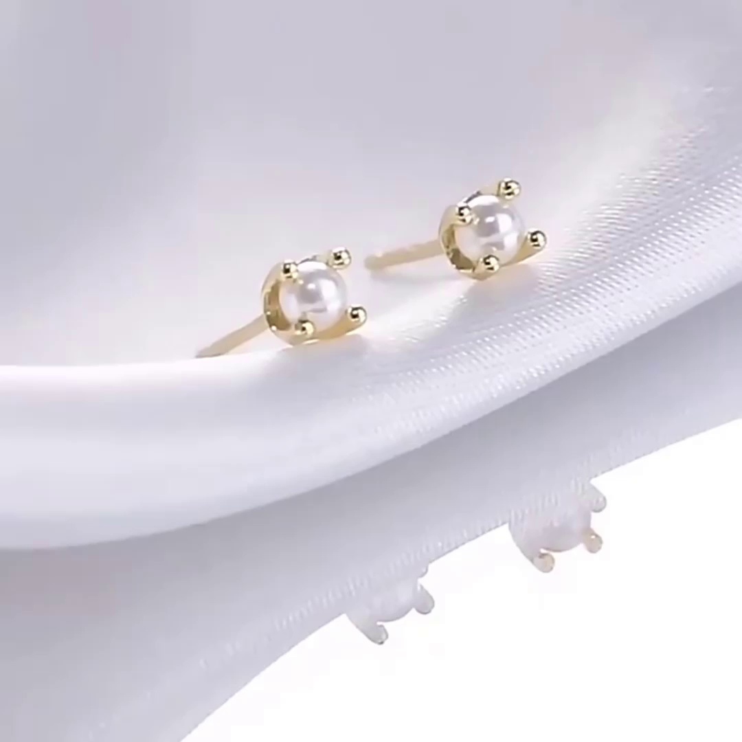 戴对珍珠耳钉、气质真正会不一样✨