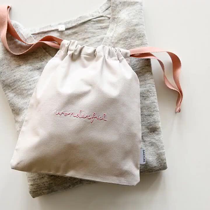 square drawstring bolsa